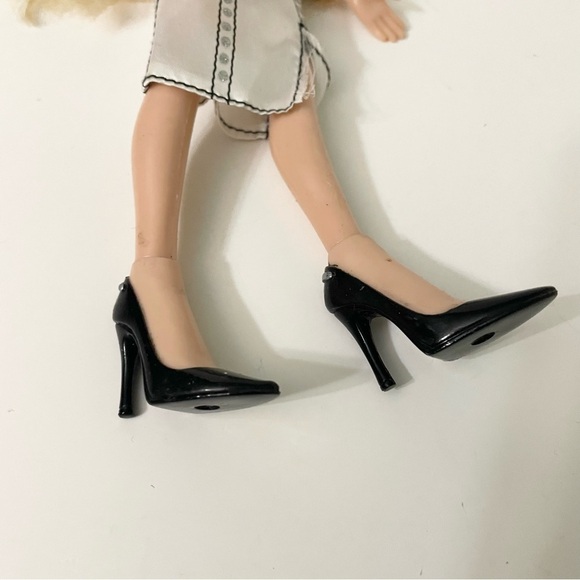 Bratz Doll Cloe MGA Doll - Picture 14 of 16